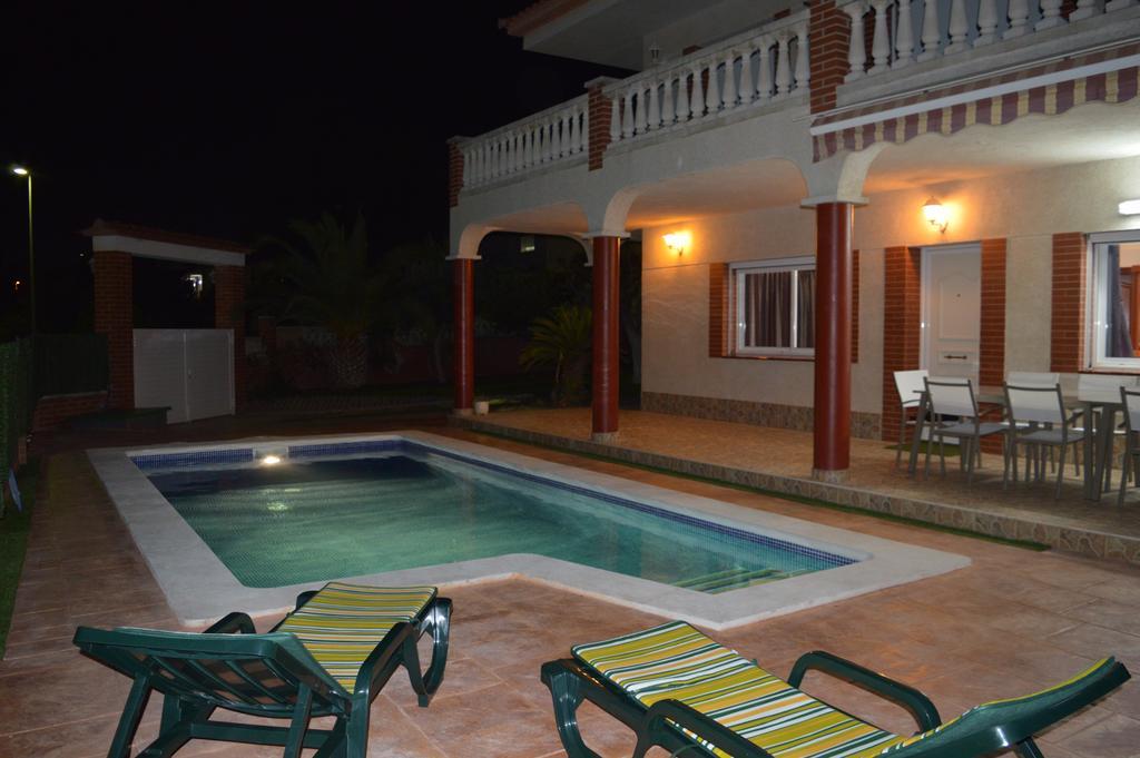 Vista Cunit Villa Cubelles Exterior foto