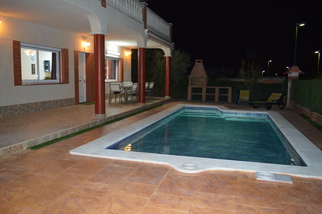Vista Cunit Villa Cubelles Exterior foto
