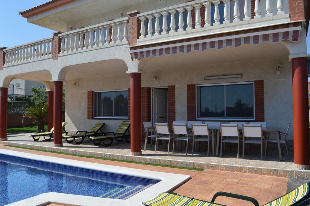Vista Cunit Villa Cubelles Exterior foto